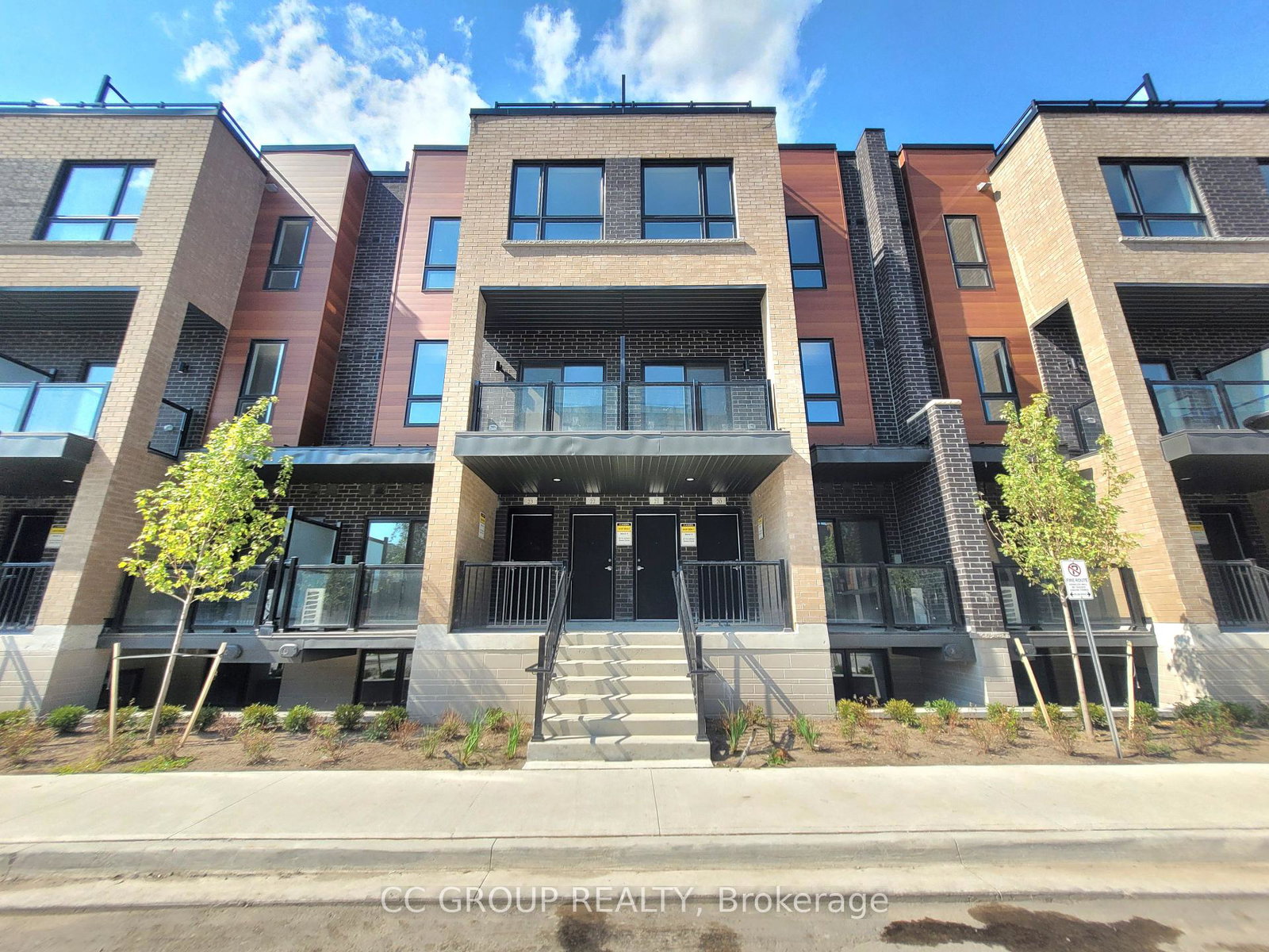 16-lytham-green-circle-newmarket-ontario-n12348054