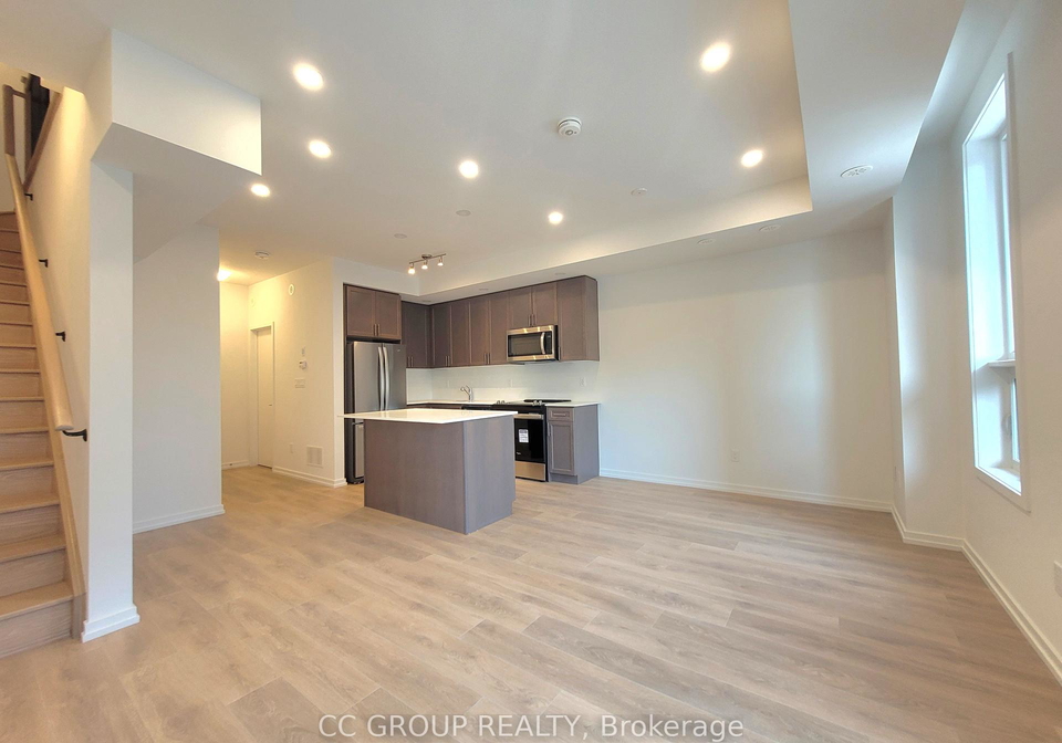 16-lytham-green-circle-newmarket-ontario-n12348054