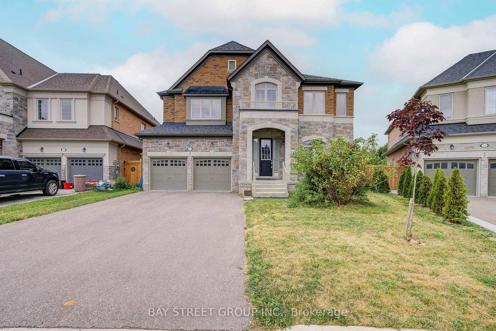 38-brown-court-newmarket-ontario-n12348330