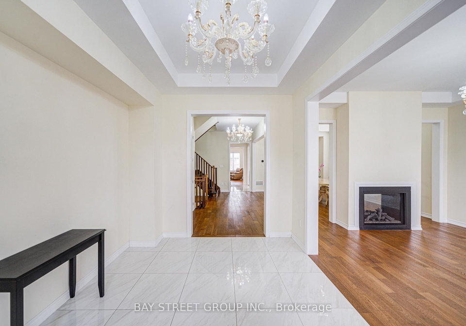 38-brown-court-newmarket-ontario-n12348330