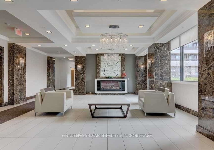 370-highway-7-e-richmond-hill-ontario-n12348719
