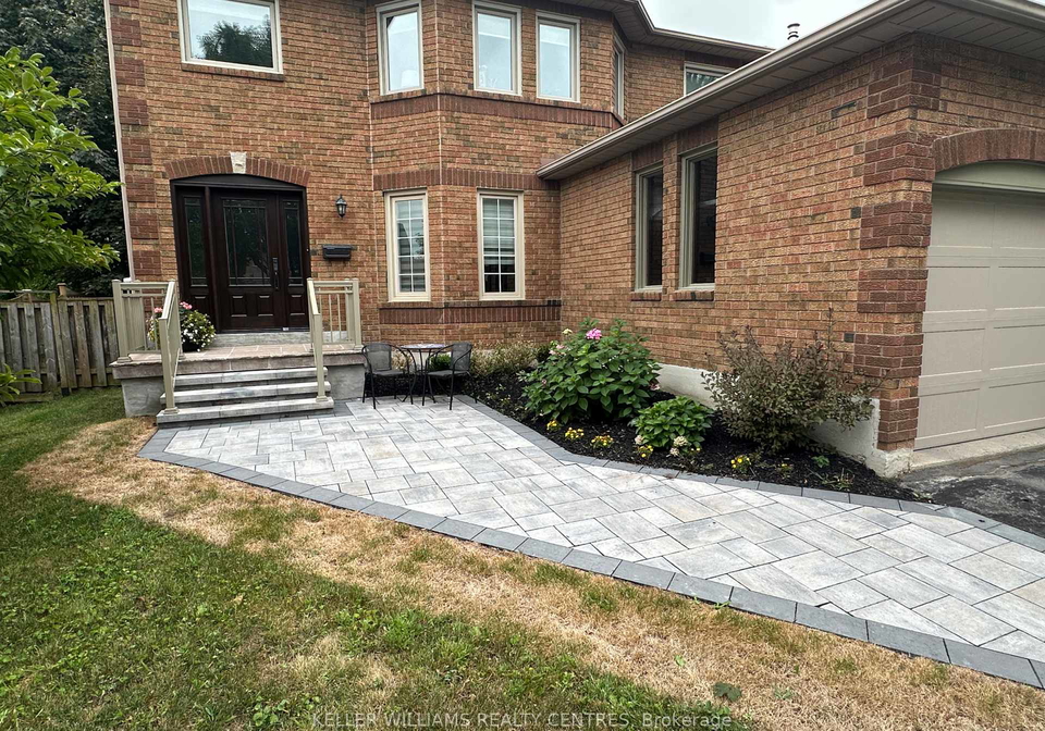 107-rhodes-circle-newmarket-ontario-n12349582