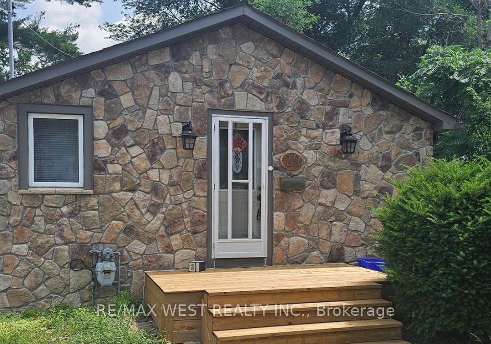 29-pleasant-avenue-east-gwillimbury-ontario-n12349716