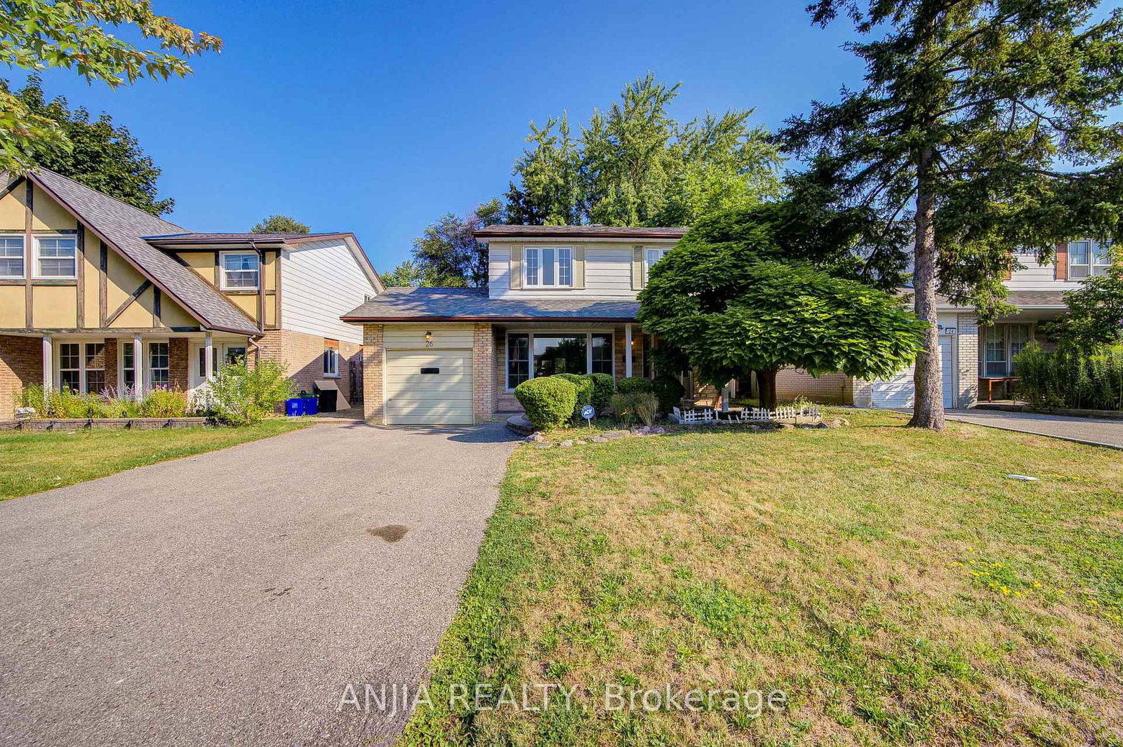 26-romfield-circuit-markham-ontario-n12350302