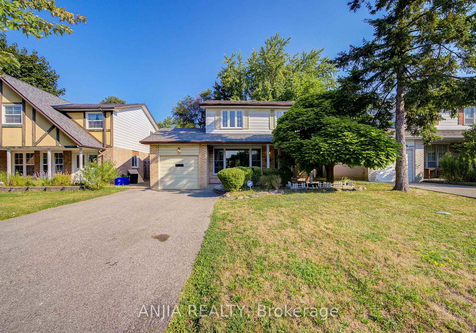 26-romfield-circuit-markham-ontario-n12350302
