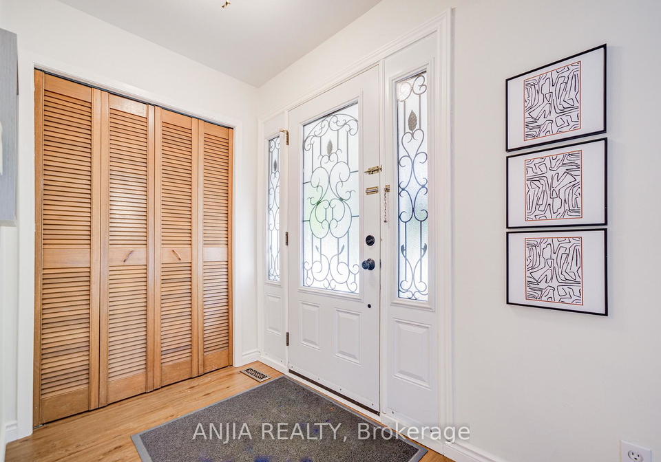 26-romfield-circuit-markham-ontario-n12350302