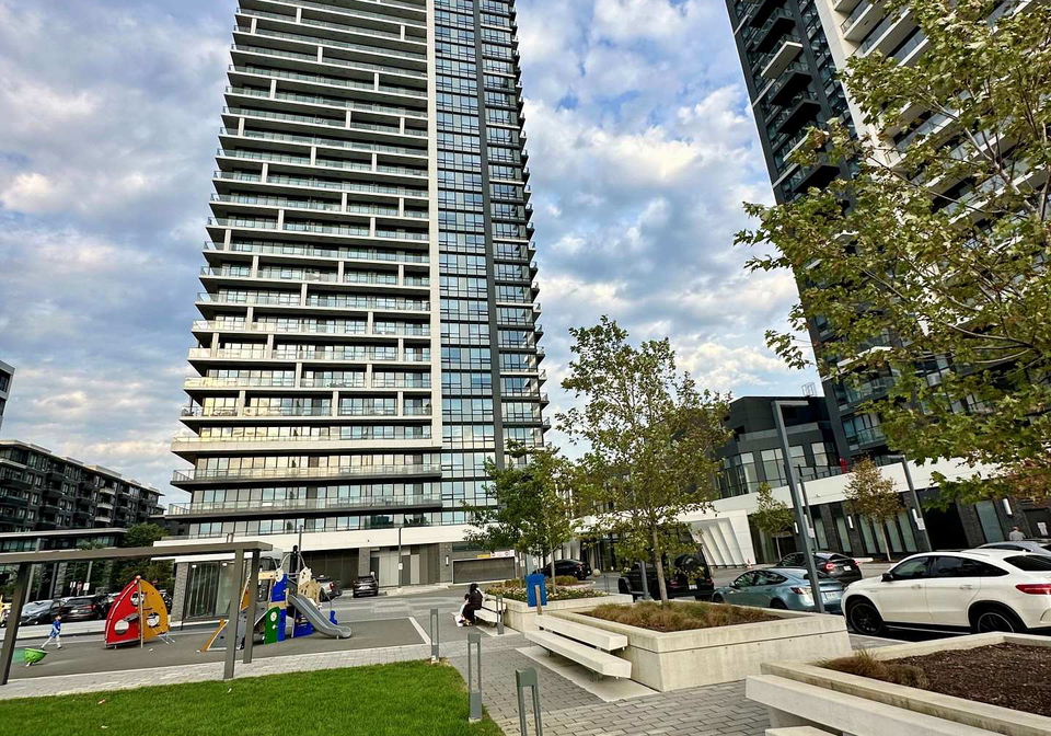18-water-walk-drive-markham-ontario-n12351357