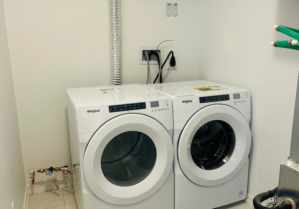 22-lytham-green-circle-newmarket-ontario-n12351469
