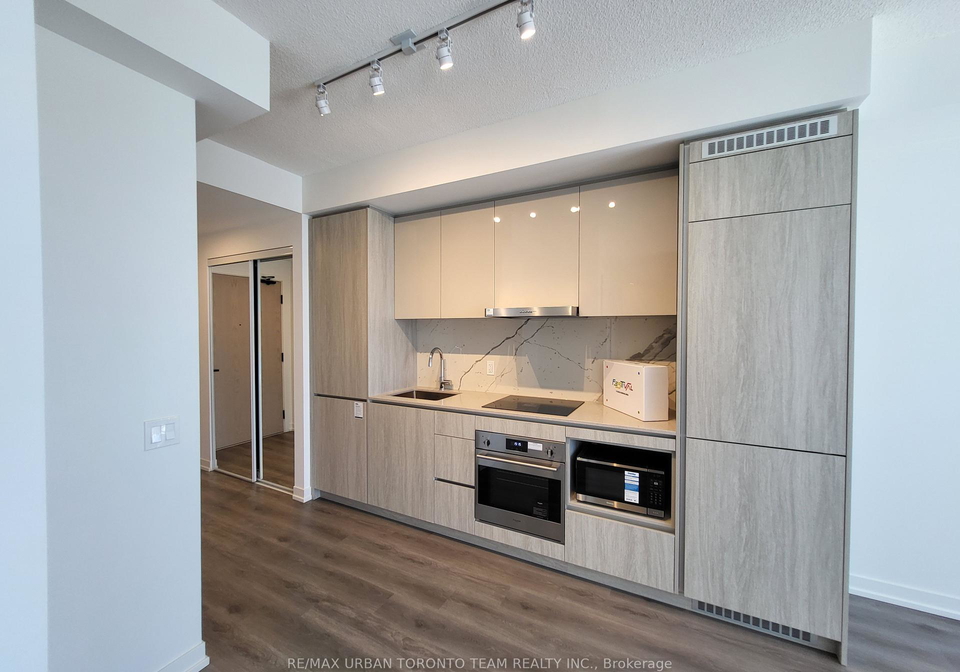 28-interchange-way-vaughan-ontario-n12352531