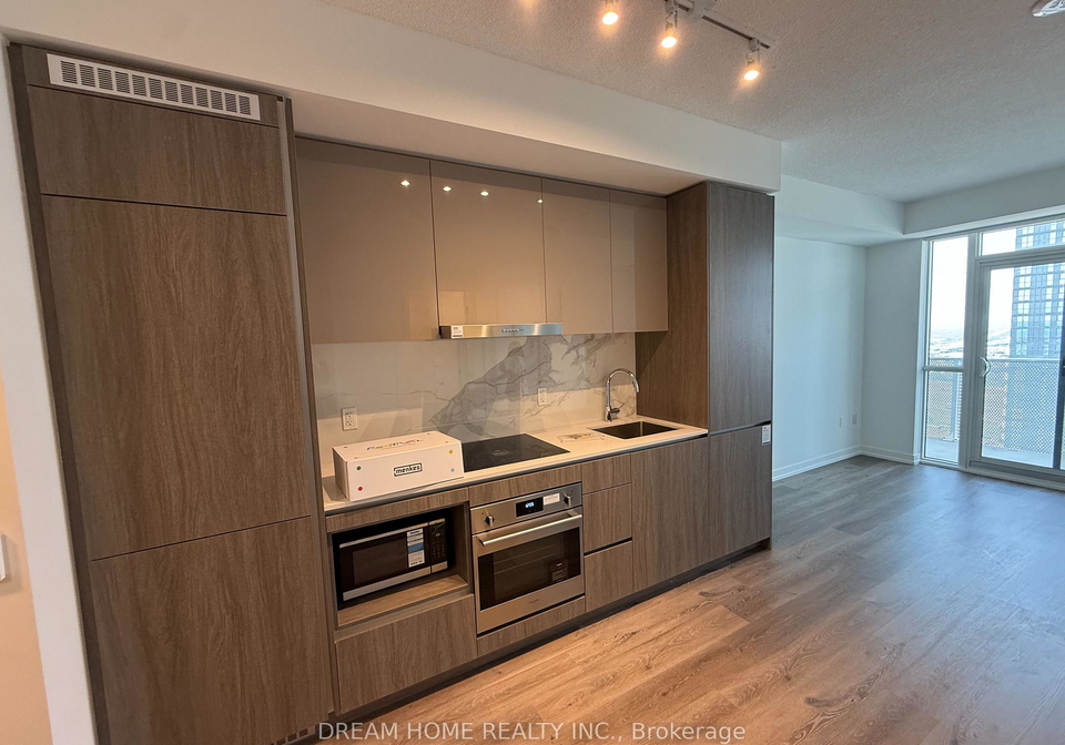 28-interchange-way-vaughan-ontario-n12353875