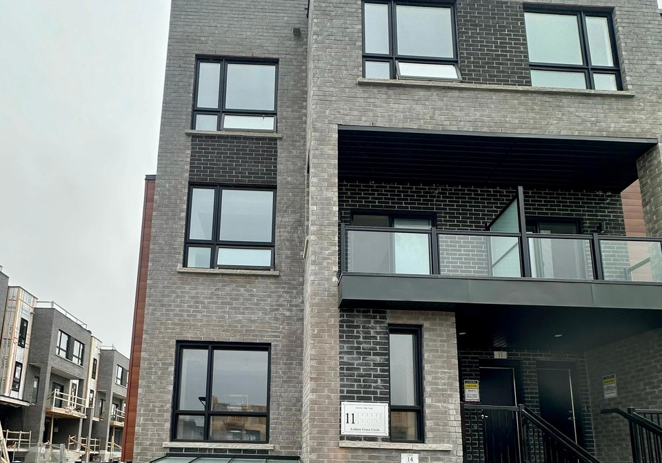 11-lytham-green-circle-newmarket-ontario-n12353935
