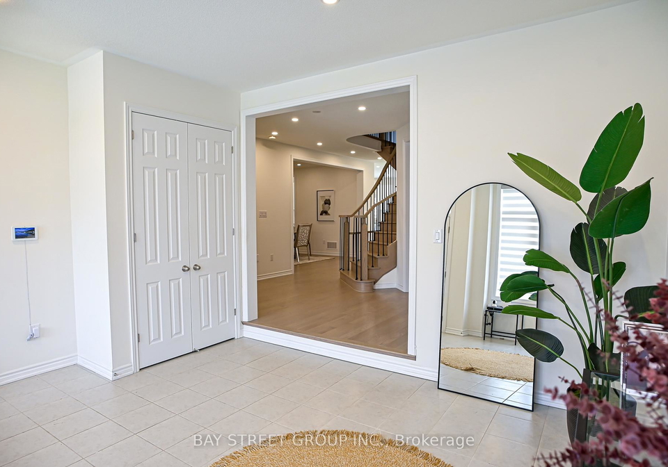 10-kenneth-ross-bend-e-east-gwillimbury-ontario-n12356082