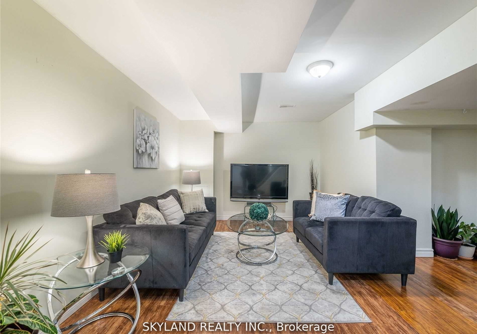 384-spruce-grove-crescent-newmarket-ontario-n12357295