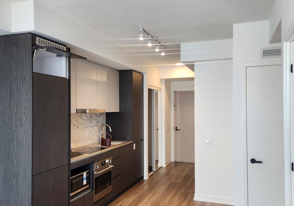 28-interchange-way-vaughan-ontario-n12357604
