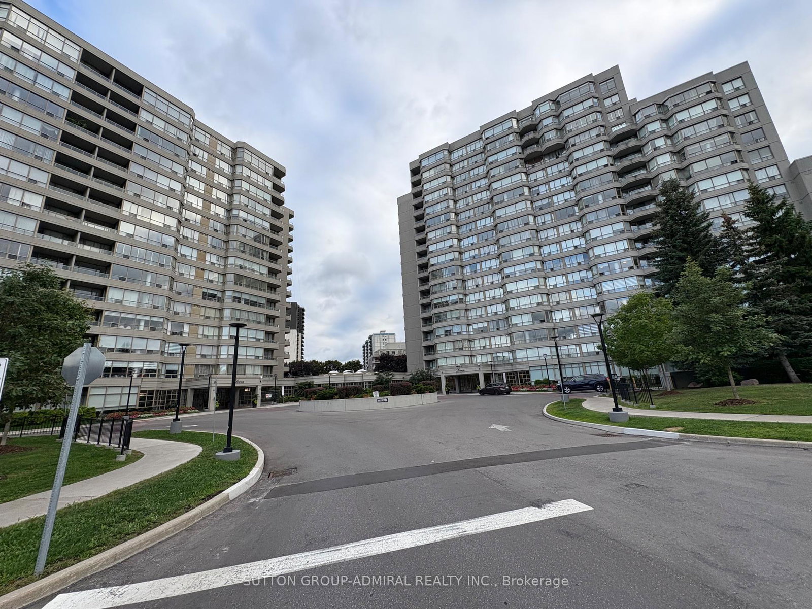 11-townsgate-drive-vaughan-ontario-n12358938