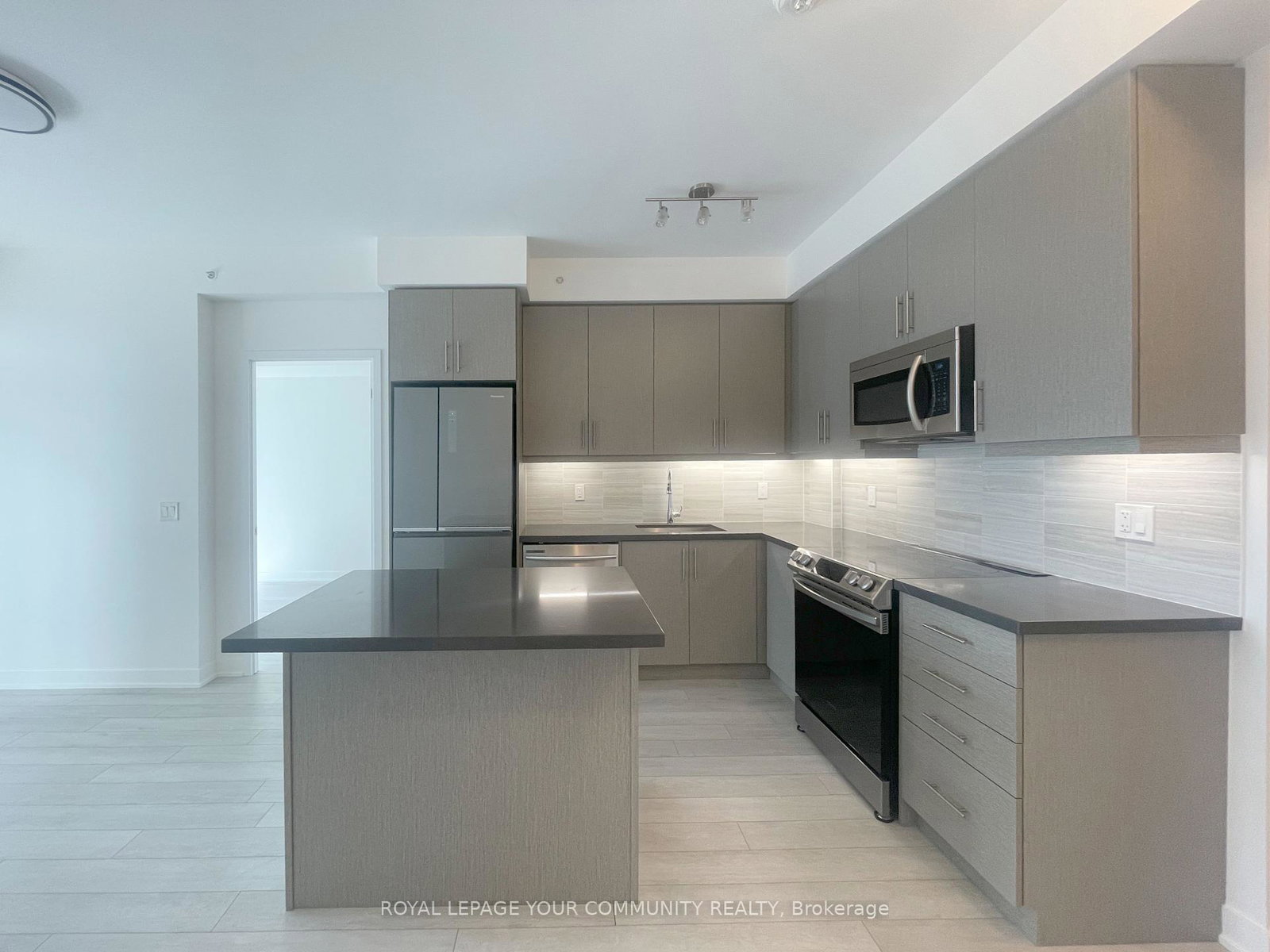 75-oneida-crescent-richmond-hill-ontario-n12359424