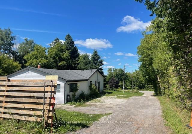 3555-17th-side-road-king-ontario-n12360462