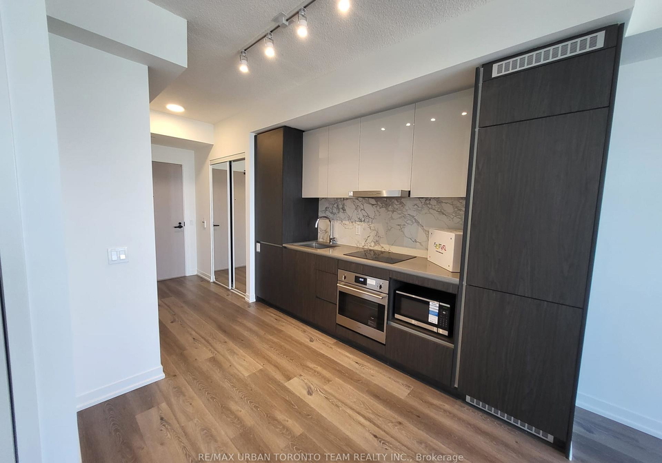 28-interchange-way-vaughan-ontario-n12360743