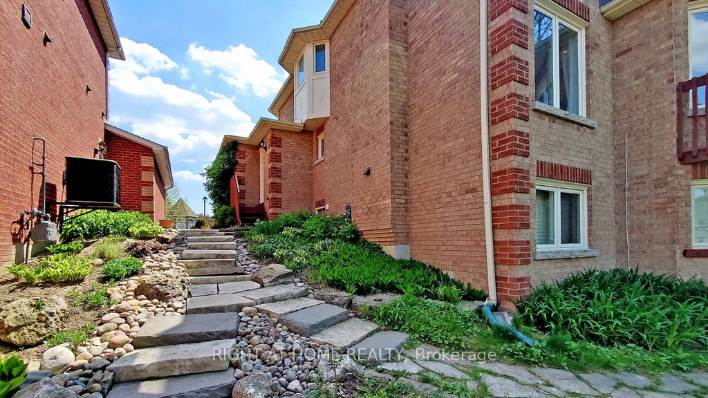 95-lensmith-drive-aurora-ontario-n12363174