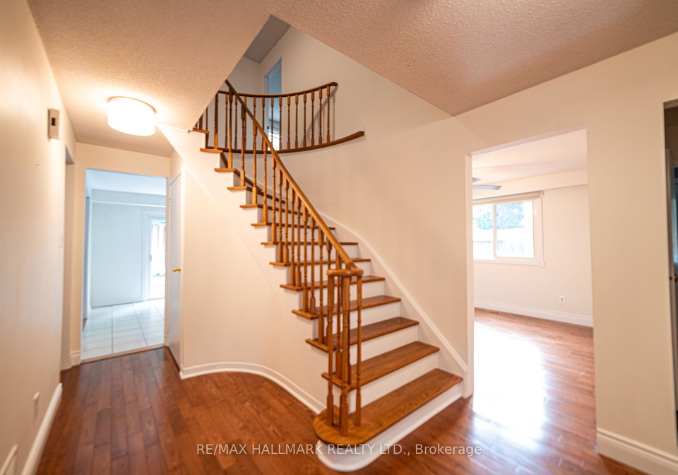 42-portland-crescent-newmarket-ontario-n12363836