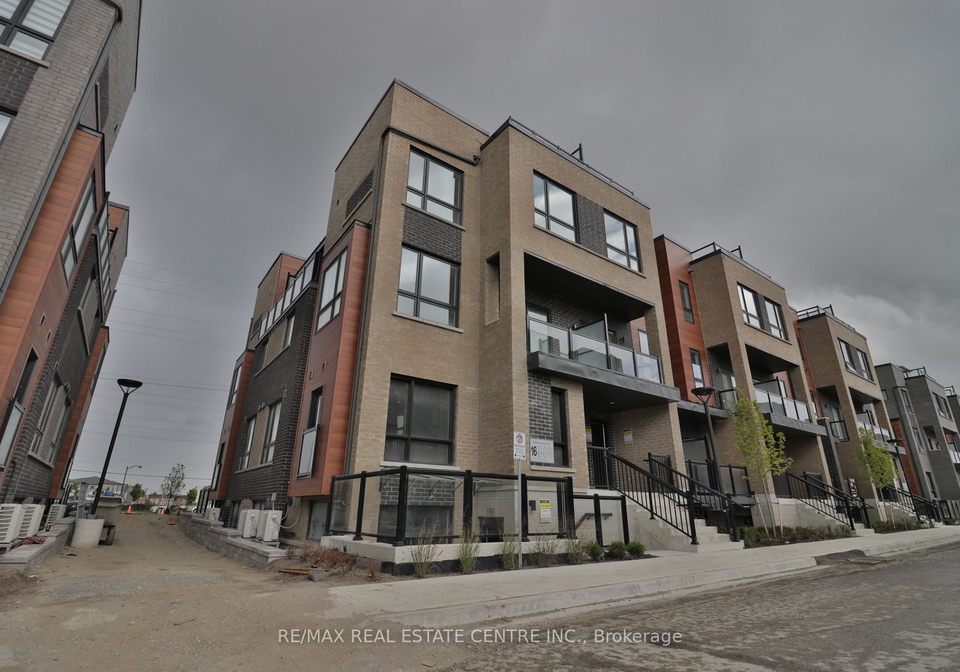 16-lytham-green-circle-newmarket-ontario-n12364221
