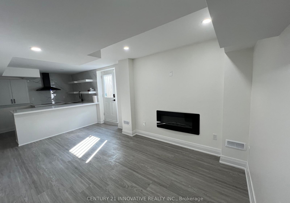 203-gardiner-drive-bradford-west-gwillimbury-ontario-n12364514