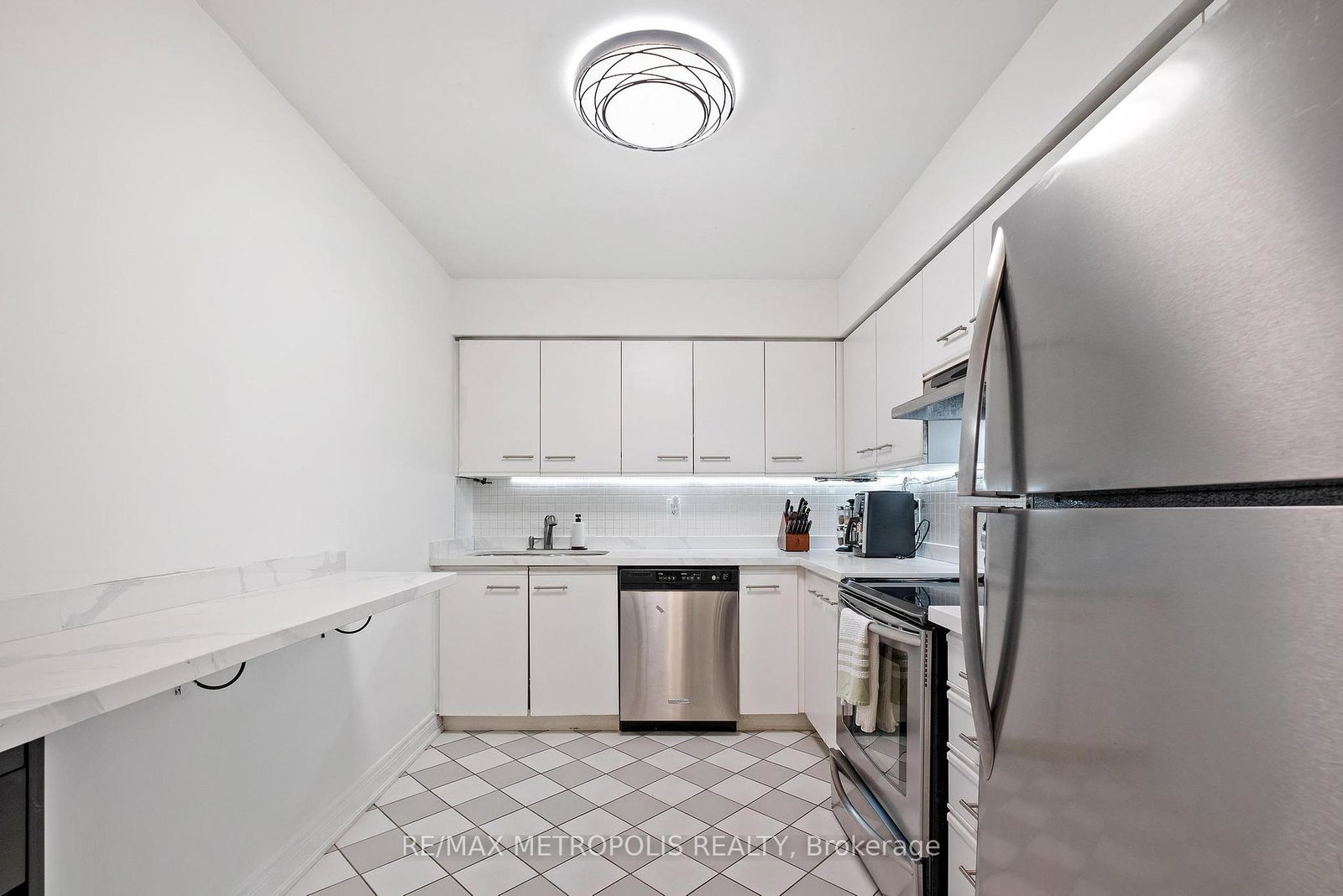 81-townsgate-drive-vaughan-ontario-n12366881