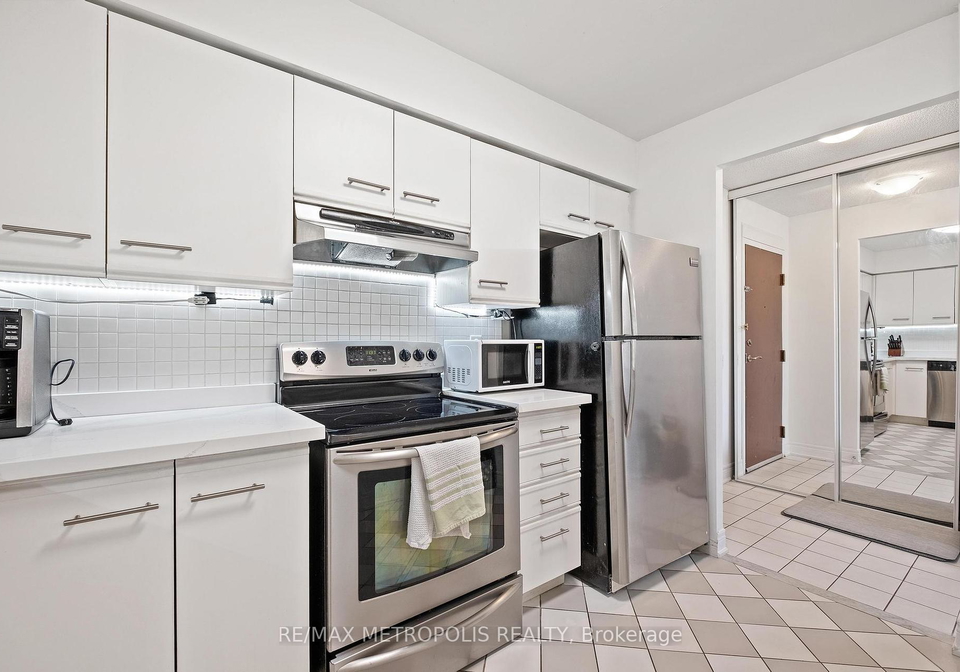 81-townsgate-drive-vaughan-ontario-n12366881