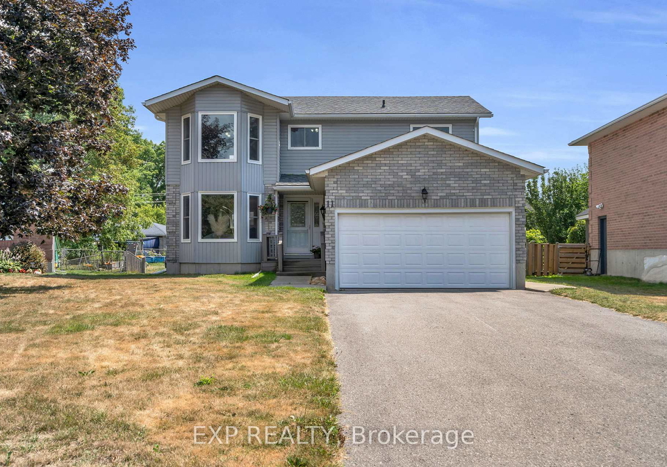 11-justin-court-georgina-ontario-n12367069