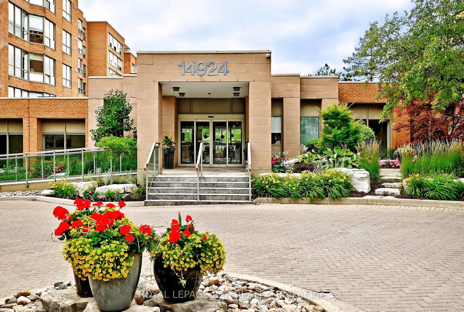14924-yonge-street-aurora-ontario-n12368908