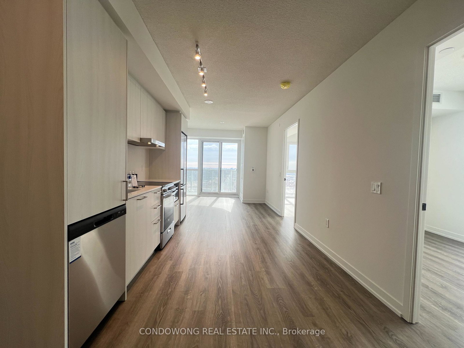 195-commerce-street-vaughan-ontario-n12368929