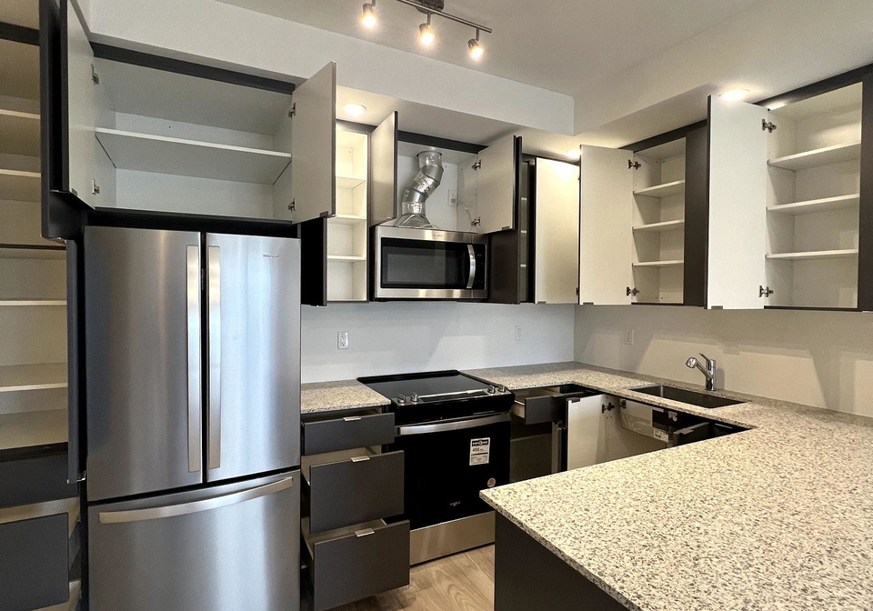 1lytham-green-circle-newmarket-ontario-n12369283
