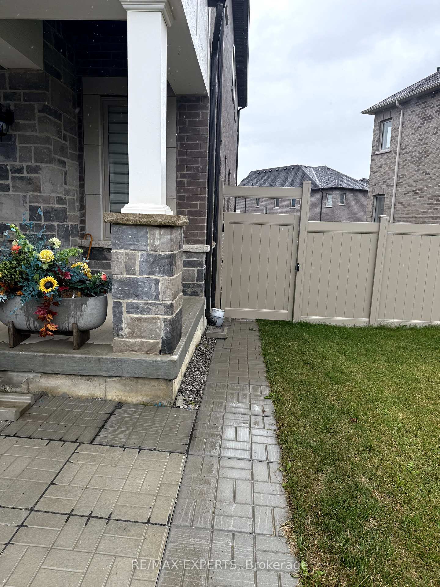 23-kenneth-ross-bend-east-gwillimbury-ontario-n12370258
