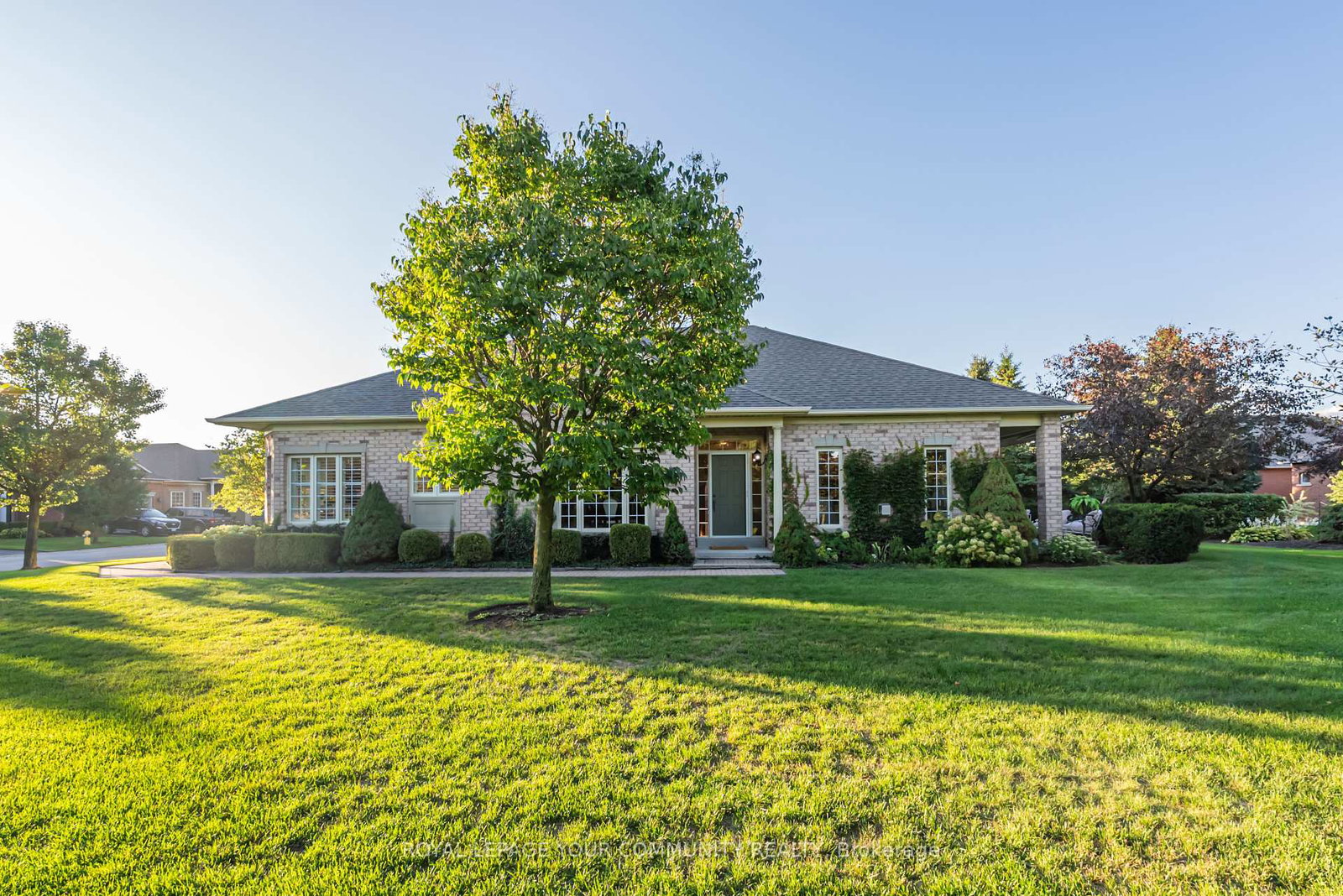 27-faldos-flight-whitchurch-stouffville-ontario-n12371541