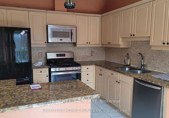 212-hoover-park-drive-whitchurch-stouffville-ontario-n12372614