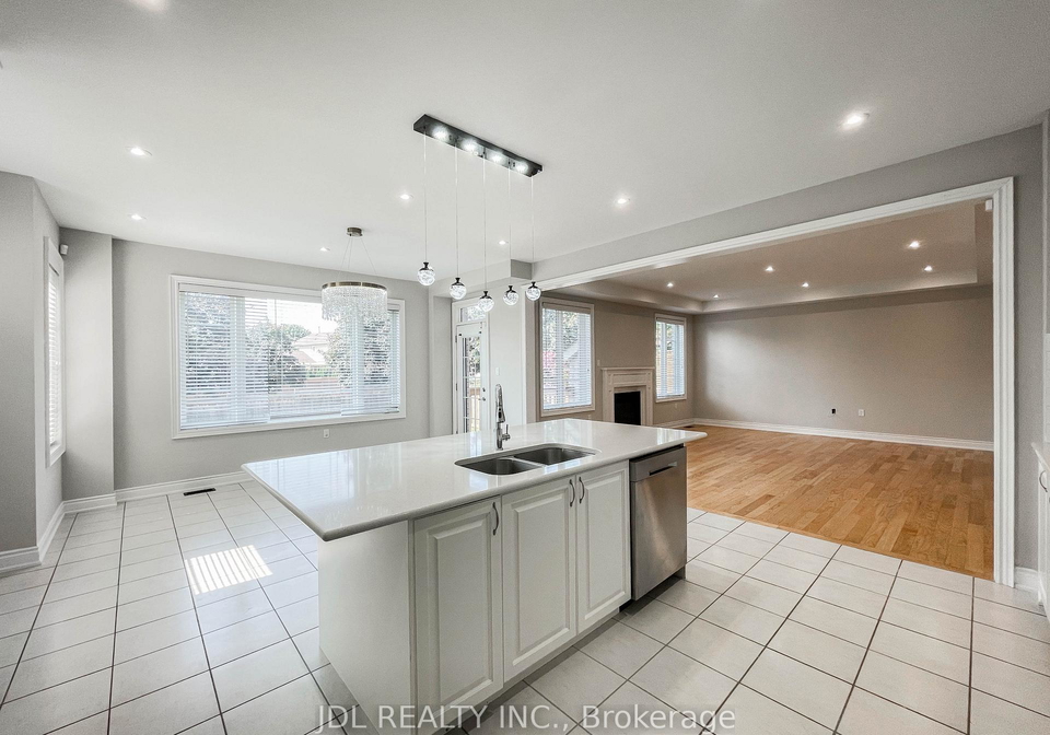 56-alf-neely-way-newmarket-ontario-n12372671