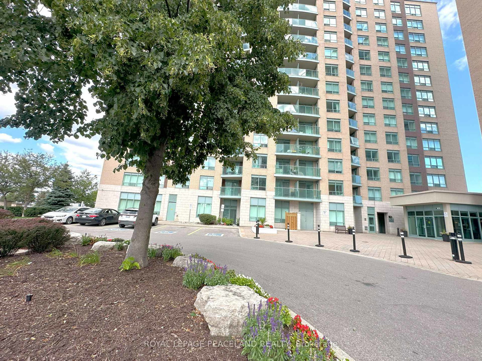 11-oneida-crescent-richmond-hill-ontario-n12373083