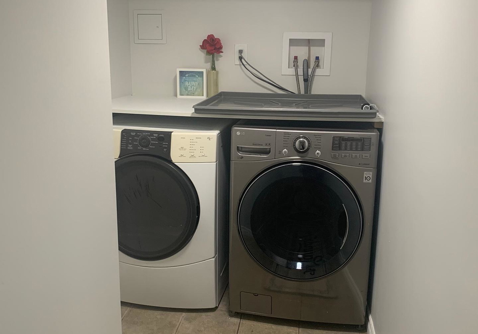 15-holman-crescent-aurora-ontario-n12373577