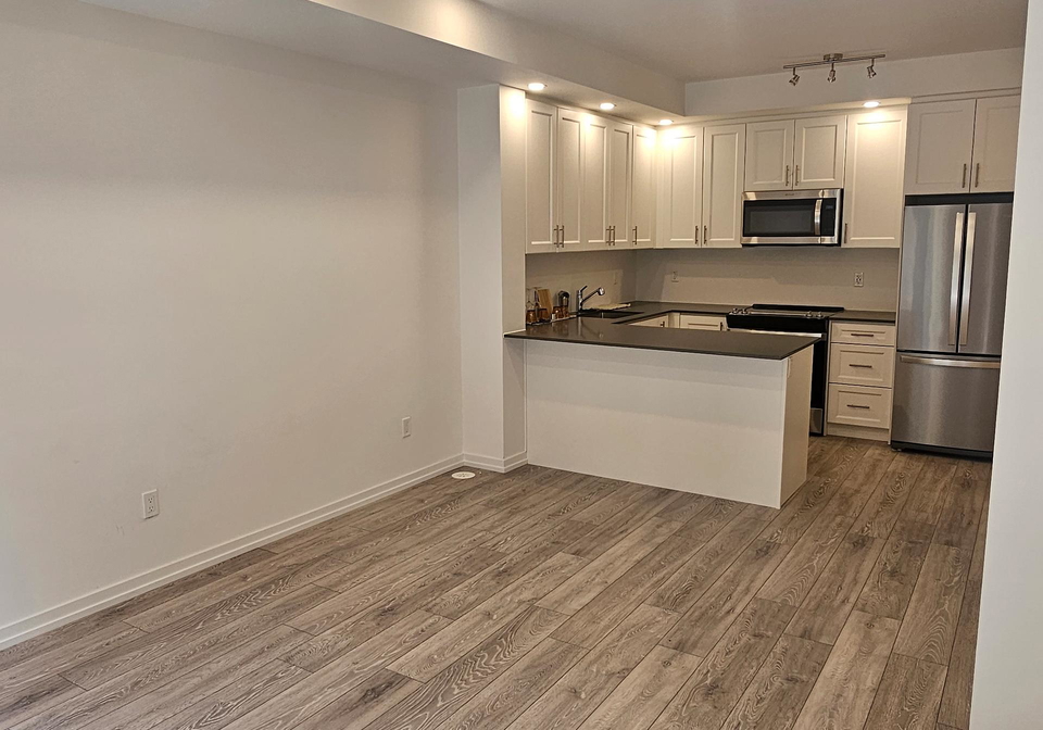 17-lytham-green-circle-newmarket-ontario-n12374231