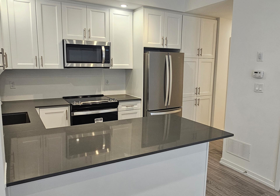 17-lytham-green-circle-newmarket-ontario-n12374231
