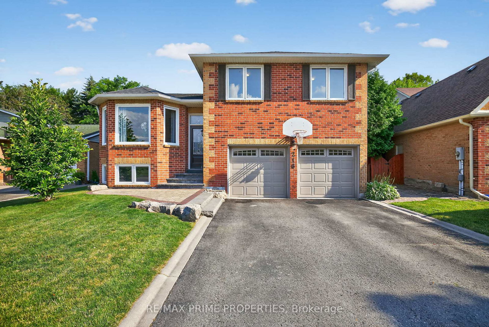 216-crossland-gate-newmarket-ontario-n12376452
