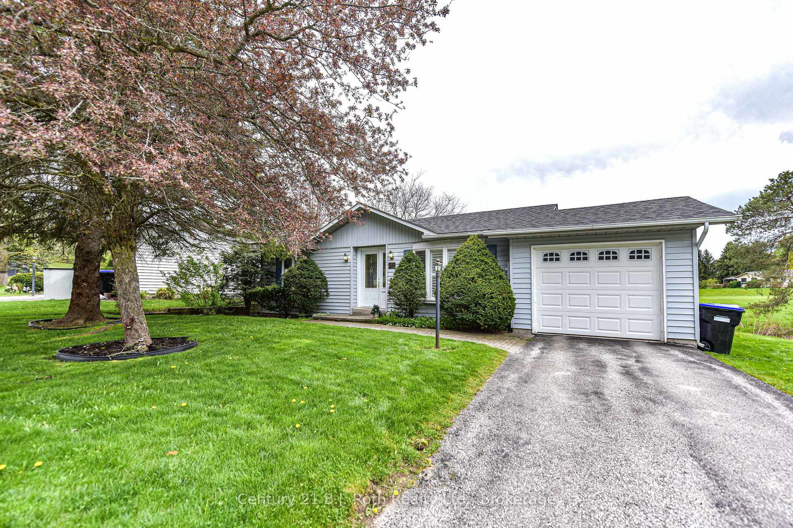 56-tecumseth-pines-drive-new-tecumseth-ontario-n12377199