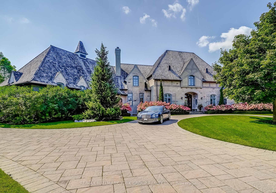 15-awesome-again-lane-aurora-ontario-n12377980