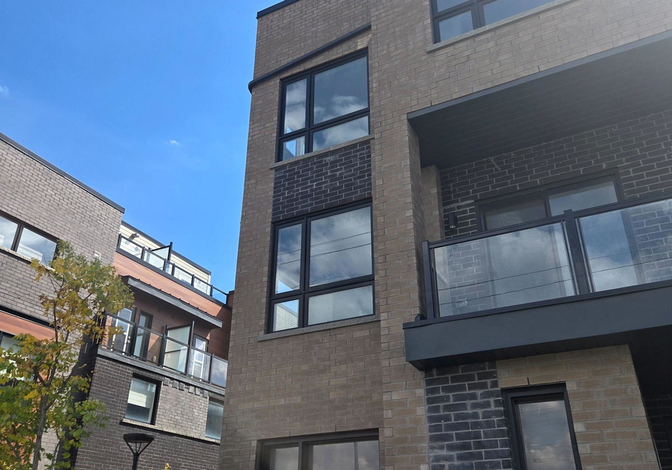 16-lytham-green-circle-newmarket-ontario-n12379160