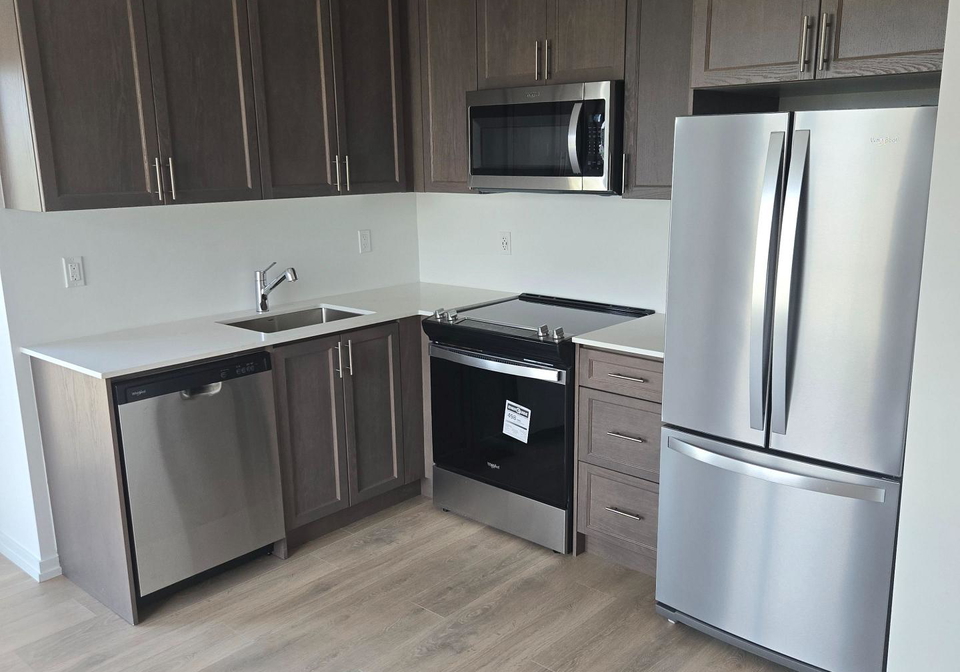 16-lytham-green-circle-newmarket-ontario-n12379160