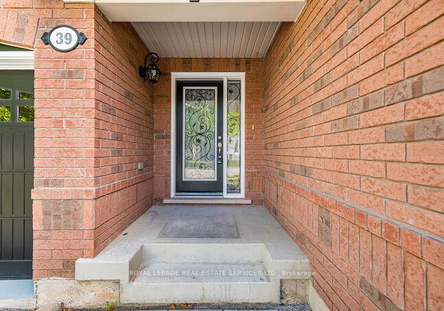 39-mae-brooks-drive-newmarket-ontario-n12379830