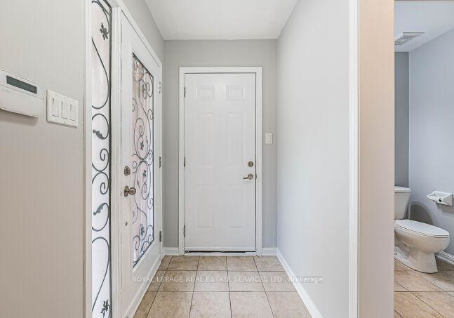 39-mae-brooks-drive-newmarket-ontario-n12379830