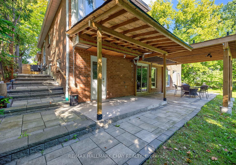 10-tribblings-crescent-aurora-ontario-n12381259