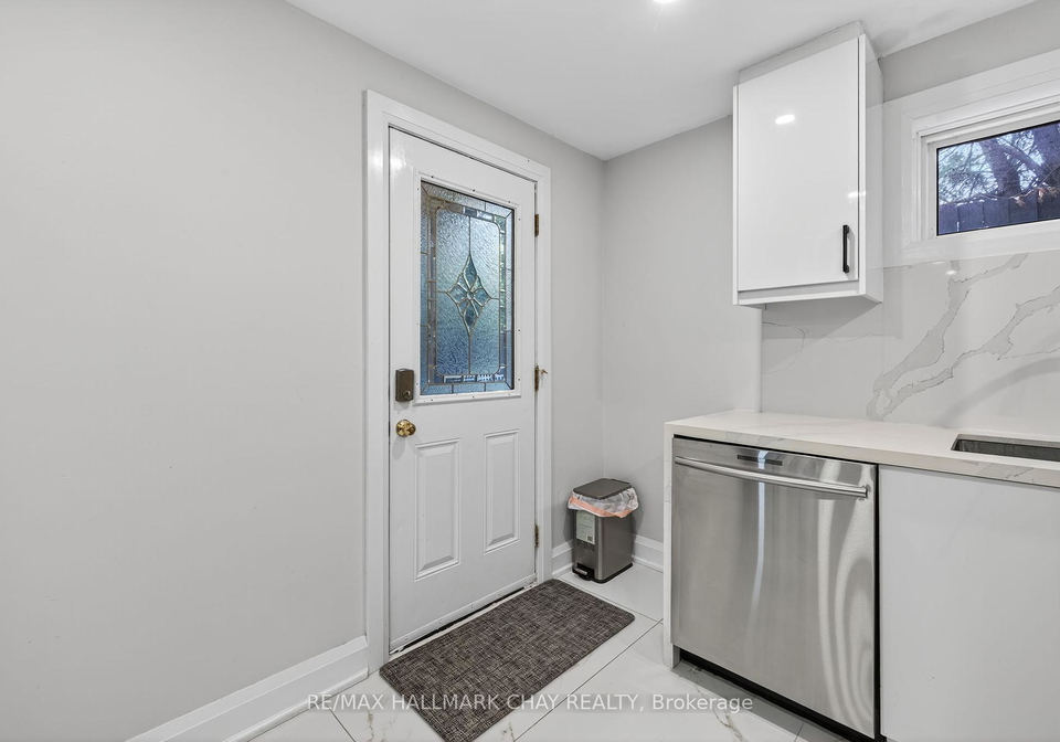 10-tribblings-crescent-aurora-ontario-n12381259