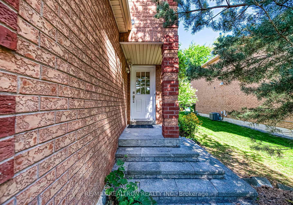 24-rawlings-avenue-richmond-hill-ontario-n12381902